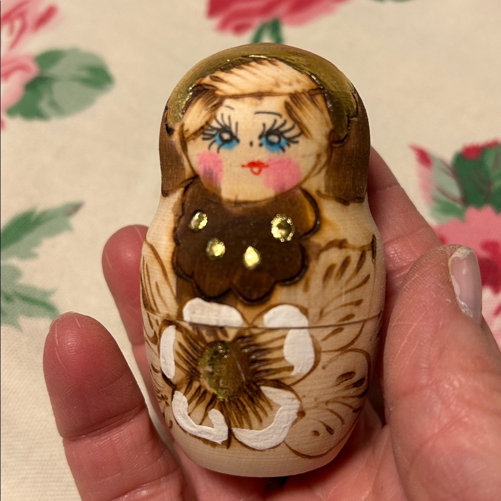 Russian nesting dolls - Picture 6 of 8